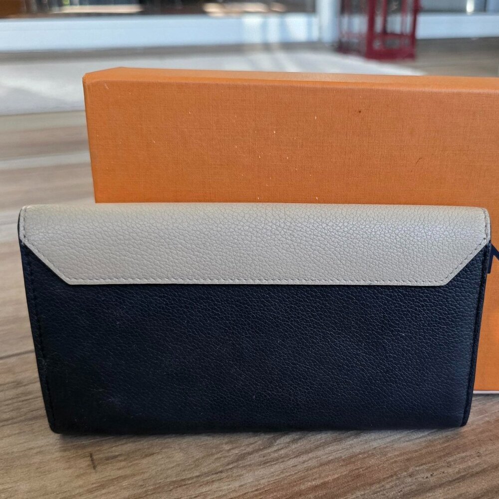 Louis Vuitton Portefeiulle Lock Me II Creme/Black Long Flap Wallet - Picture 3 of 13